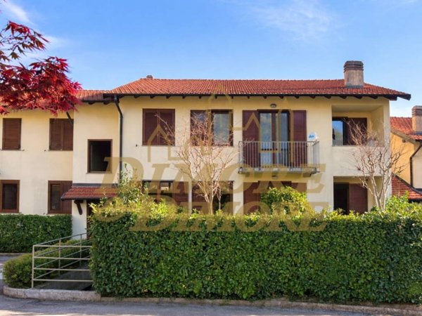 appartamento in vendita a Maccagno con Pino e Veddasca in zona Maccagno