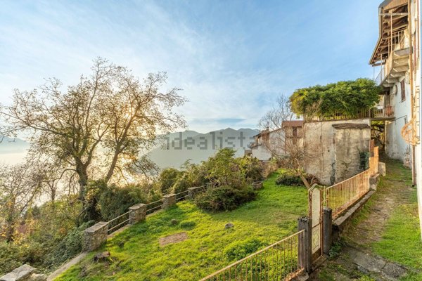 casa indipendente in vendita a Maccagno con Pino e Veddasca in zona Campagnano