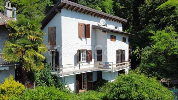 casa indipendente in vendita a Maccagno con Pino e Veddasca in zona Graglio