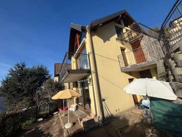 appartamento in vendita a Maccagno con Pino e Veddasca in zona Maccagno