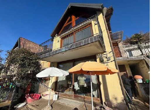 appartamento in vendita a Maccagno con Pino e Veddasca in zona Campagnano