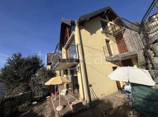 appartamento in vendita a Maccagno con Pino e Veddasca in zona Maccagno