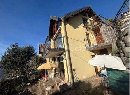 appartamento in vendita a Maccagno con Pino e Veddasca in zona Maccagno