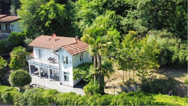 casa indipendente in vendita a Maccagno con Pino e Veddasca in zona Maccagno