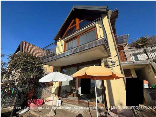 appartamento in vendita a Maccagno con Pino e Veddasca in zona Maccagno