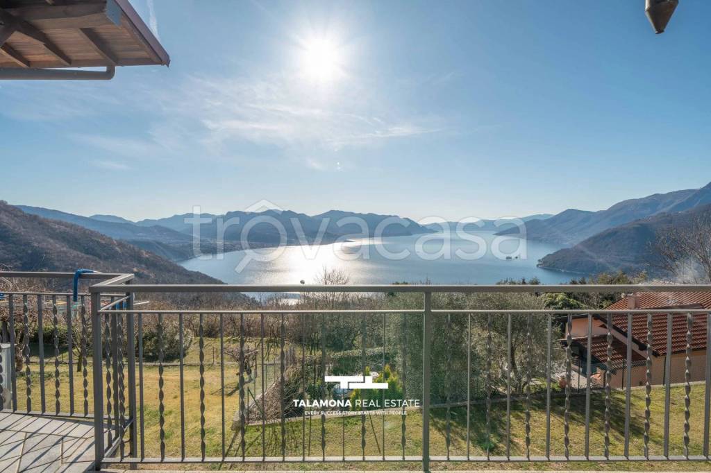 appartamento in vendita a Maccagno con Pino e Veddasca in zona Maccagno