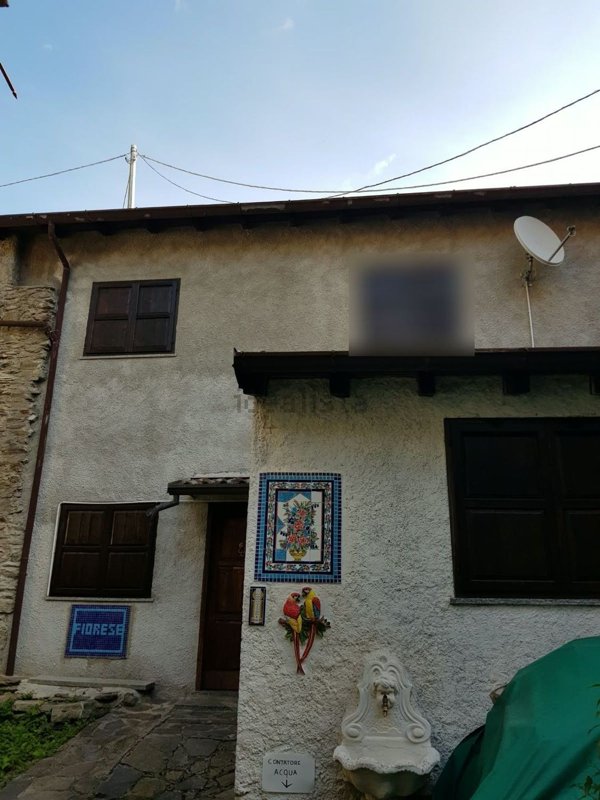 casa indipendente in vendita a Maccagno con Pino e Veddasca in zona Graglio