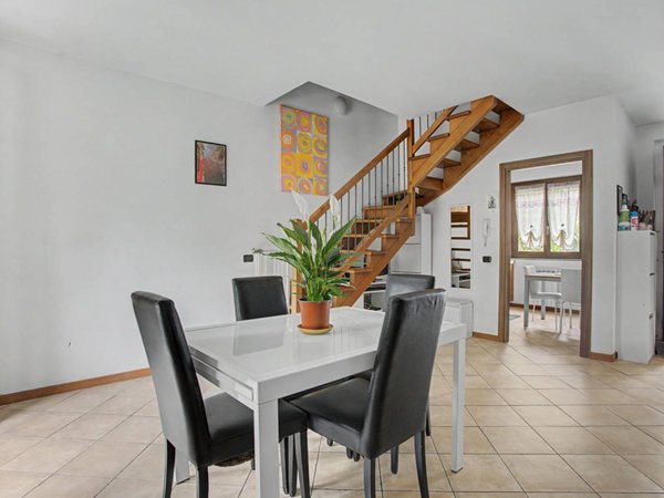 casa indipendente in vendita a Maccagno con Pino e Veddasca in zona Maccagno