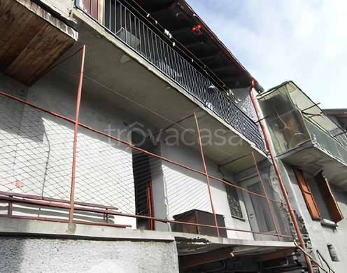 appartamento in vendita a Maccagno con Pino e Veddasca in zona Maccagno