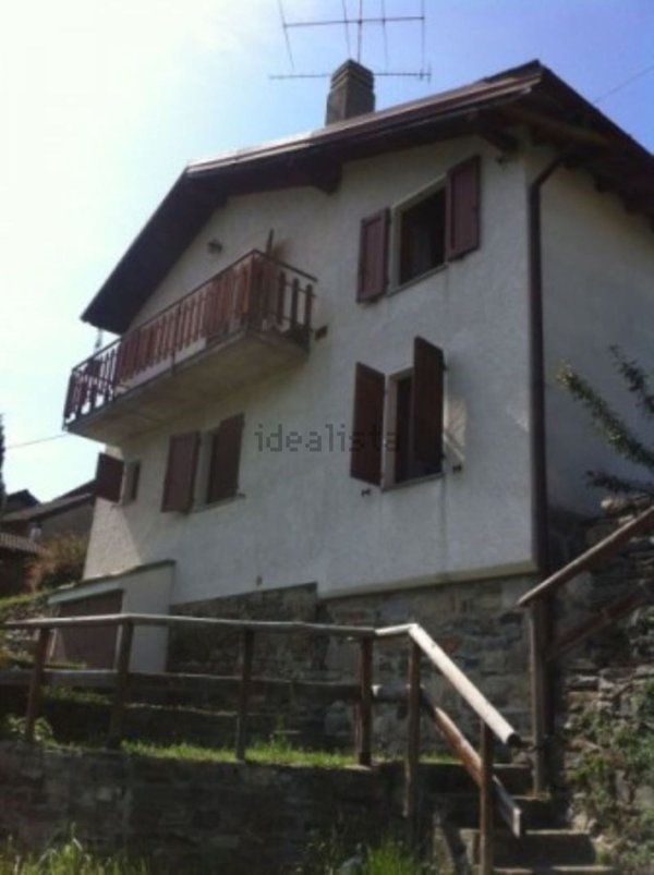 casa indipendente in vendita a Maccagno con Pino e Veddasca in zona Maccagno