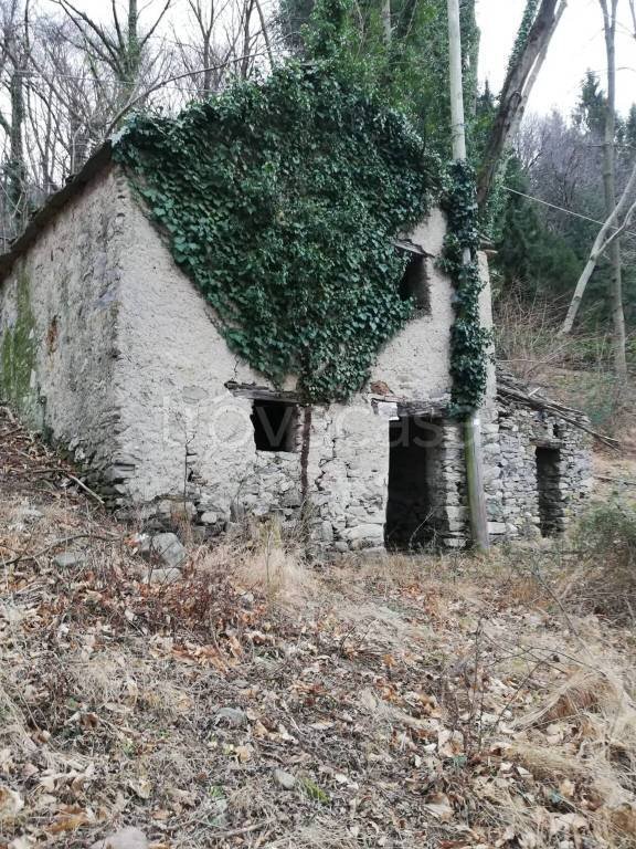 appartamento in vendita a Maccagno con Pino e Veddasca in zona Musignano