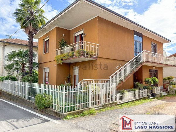casa indipendente in vendita a Cadrezzate con Osmate in zona Cadrezzate