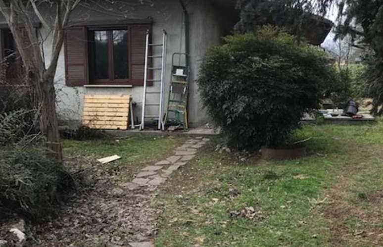 casa indipendente in vendita a Cadrezzate con Osmate in zona Cadrezzate