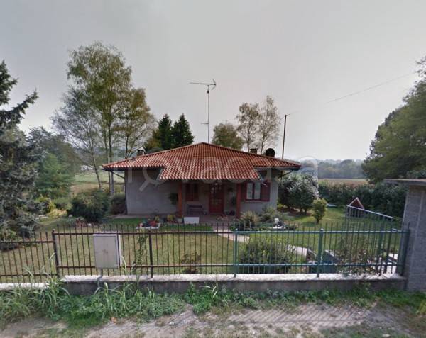 casa indipendente in vendita a Cadrezzate con Osmate in zona Cadrezzate