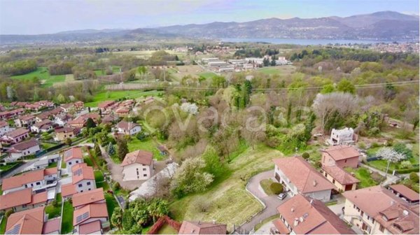 terreno in vendita a Cadrezzate con Osmate