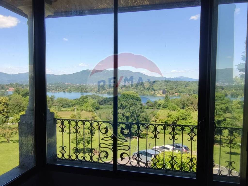 casa indipendente in vendita a Cadrezzate con Osmate