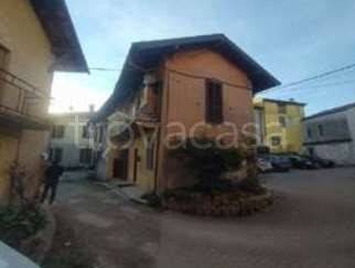 appartamento in vendita a Cadrezzate con Osmate in zona Cadrezzate