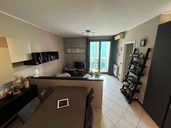 appartamento in vendita a Cadrezzate con Osmate in zona Osmate
