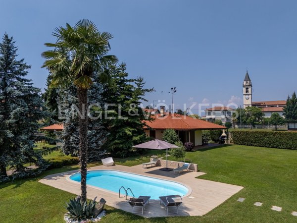 casa indipendente in vendita a Cadrezzate con Osmate