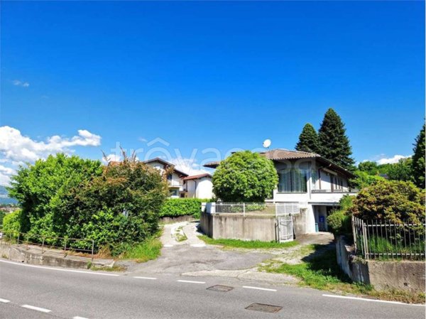 casa indipendente in vendita a Cadrezzate con Osmate in zona Cadrezzate