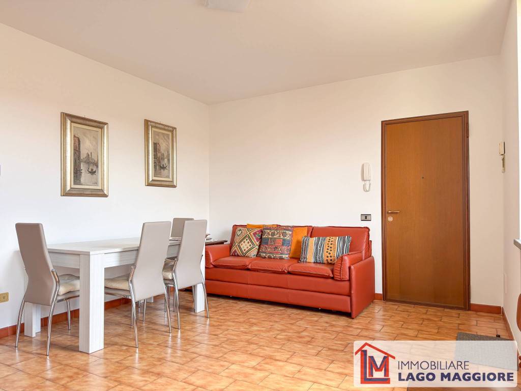 appartamento in vendita a Cadrezzate con Osmate in zona Cadrezzate