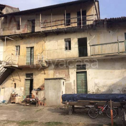 ufficio in vendita a Cadrezzate con Osmate in zona Cadrezzate