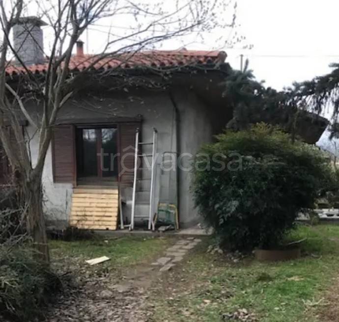 casa indipendente in vendita a Cadrezzate con Osmate