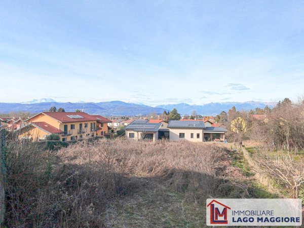 terreno edificabile in vendita a Cadrezzate con Osmate in zona Osmate