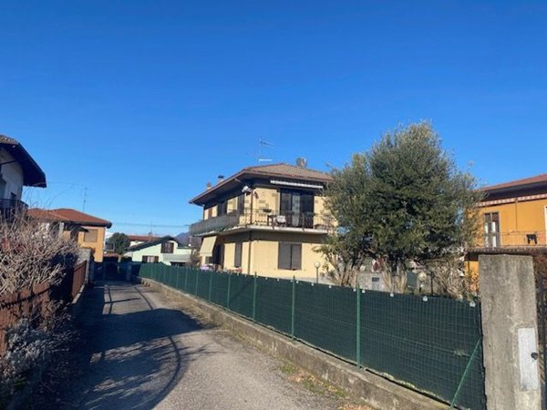 appartamento in vendita a Cadrezzate con Osmate