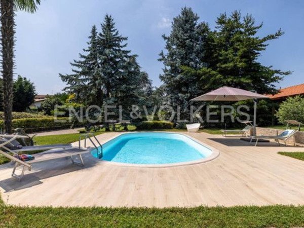 casa indipendente in vendita a Cadrezzate con Osmate