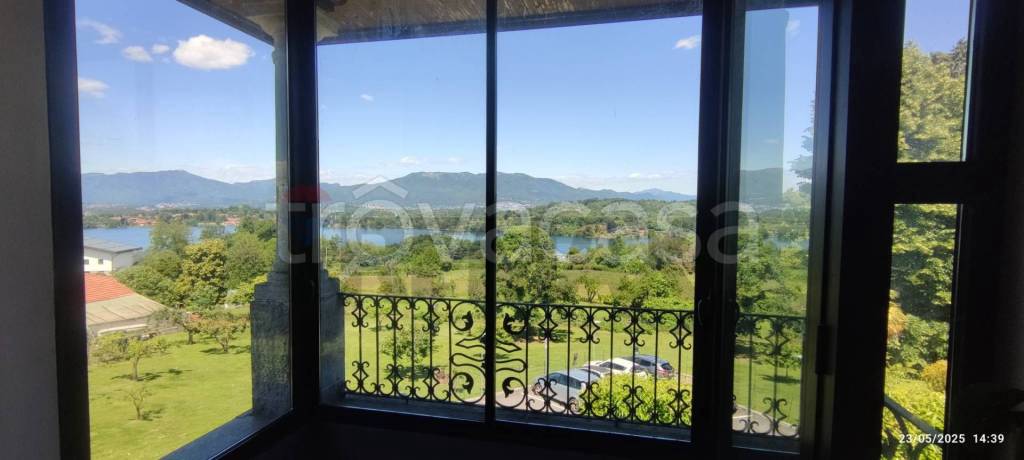 casa indipendente in vendita a Cadrezzate con Osmate