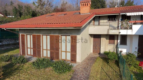 casa indipendente in vendita a Cadrezzate con Osmate