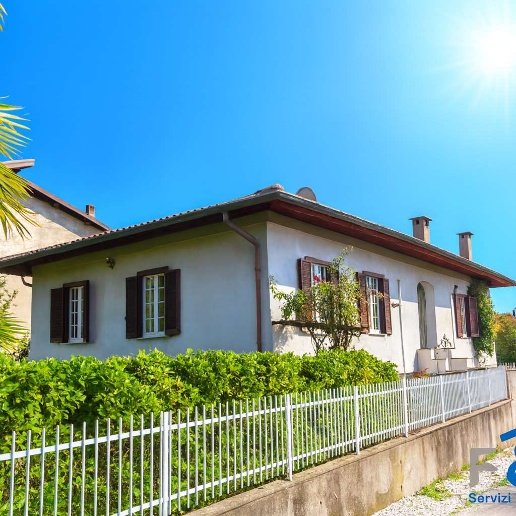 casa indipendente in vendita a Cadrezzate con Osmate in zona Cadrezzate