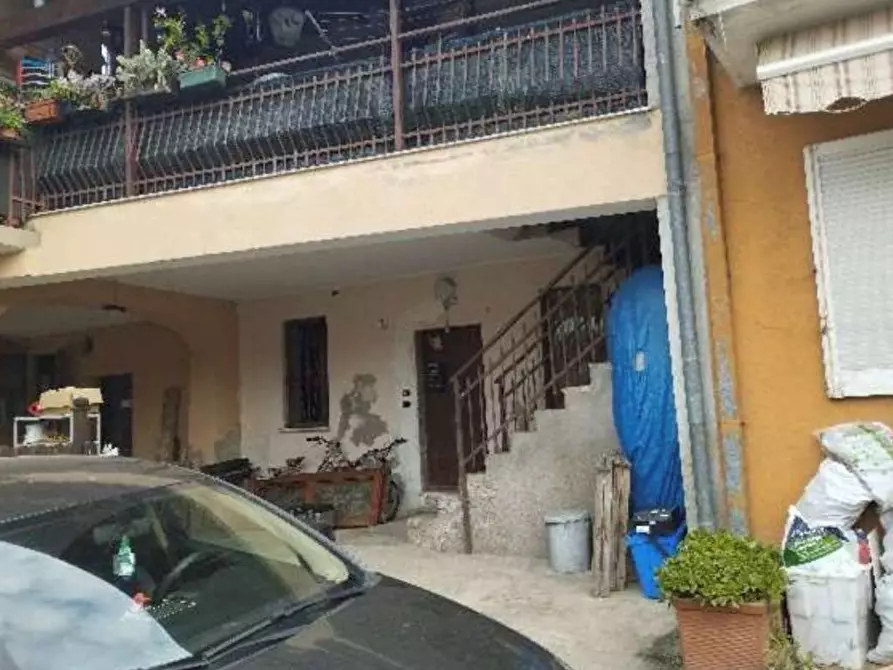appartamento in vendita a Cadrezzate con Osmate in zona Cadrezzate