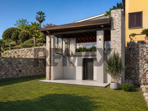 casale in vendita a Cadrezzate con Osmate in zona Cadrezzate