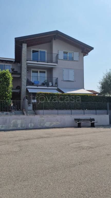 appartamento in vendita a Cadrezzate con Osmate