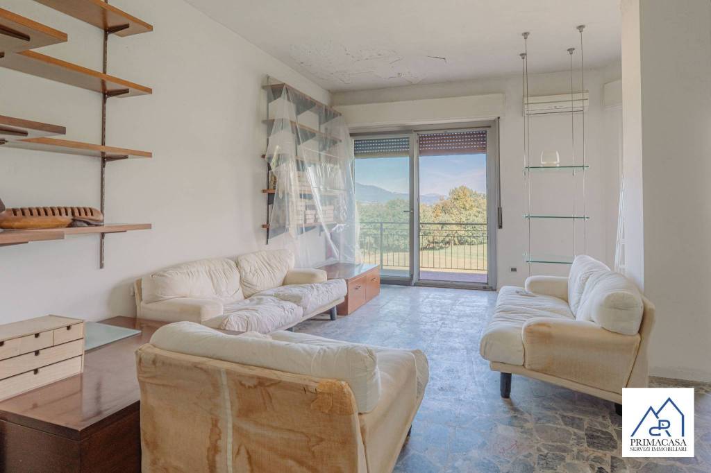 appartamento in vendita a Cadrezzate con Osmate in zona Osmate