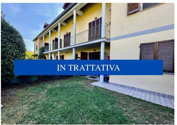 appartamento in vendita a Cadrezzate con Osmate in zona Osmate