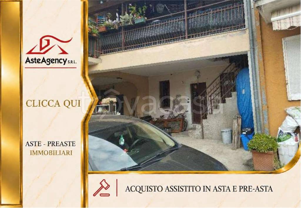casa indipendente in vendita a Cadrezzate con Osmate in zona Osmate