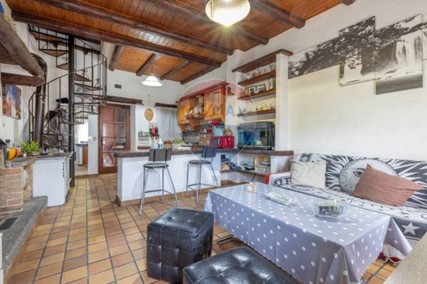 appartamento in vendita a Bardello con Malgesso e Bregano in zona Bardello