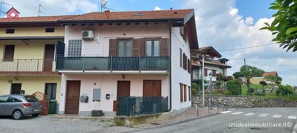 appartamento in vendita a Bardello con Malgesso e Bregano in zona Bregano