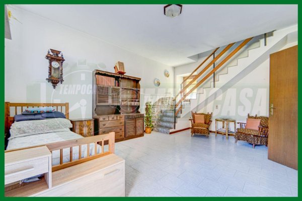 casa indipendente in vendita a Bardello con Malgesso e Bregano