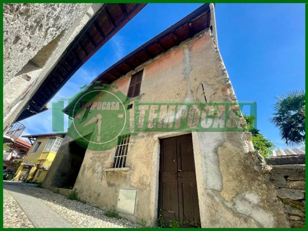 casa indipendente in vendita a Bardello con Malgesso e Bregano in zona Bardello