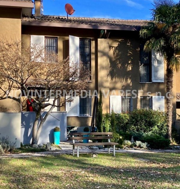 casa indipendente in vendita a Bardello con Malgesso e Bregano in zona Bregano