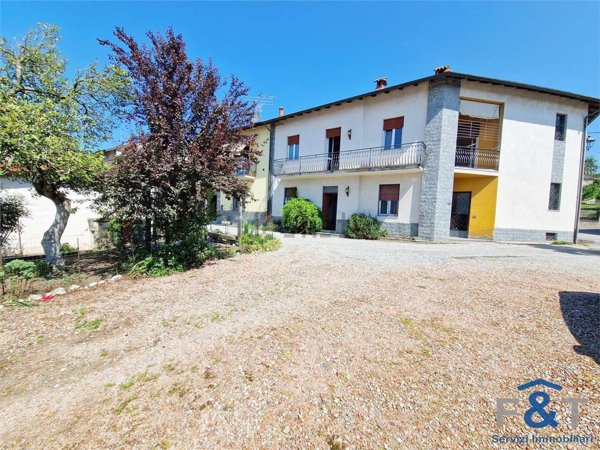 casa indipendente in vendita a Bardello con Malgesso e Bregano in zona Bregano