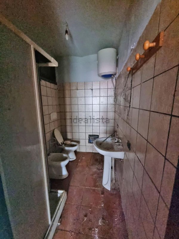 appartamento in vendita a Bardello con Malgesso e Bregano in zona Bregano