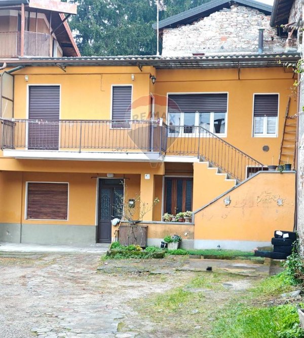 casa indipendente in vendita a Bardello con Malgesso e Bregano in zona Bardello