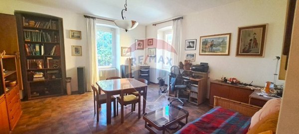 appartamento in vendita a Bardello con Malgesso e Bregano in zona Bardello