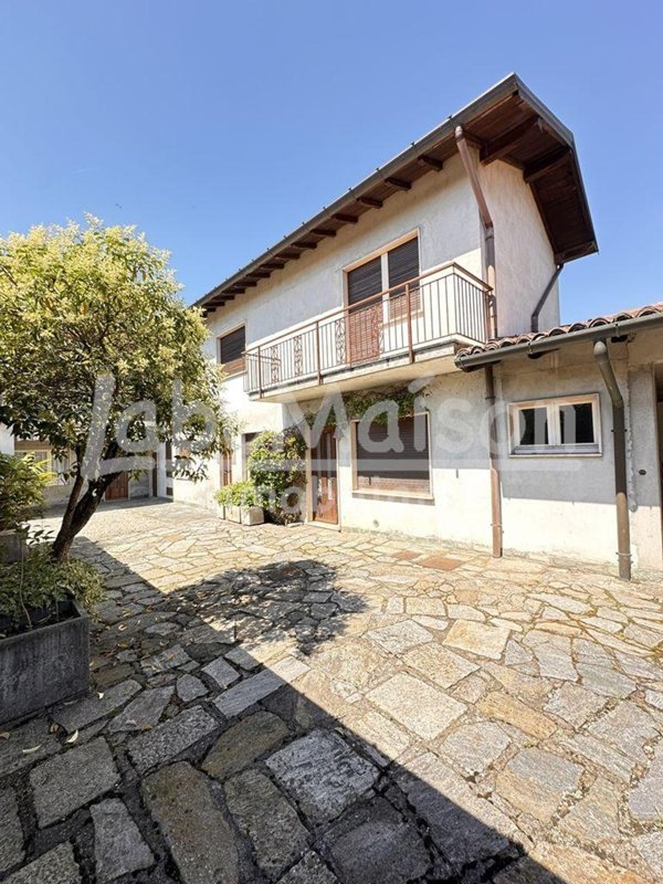 casa indipendente in vendita a Bardello con Malgesso e Bregano in zona Bardello