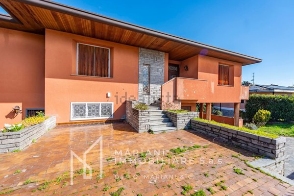 casa indipendente in vendita a Bardello con Malgesso e Bregano in zona Bardello